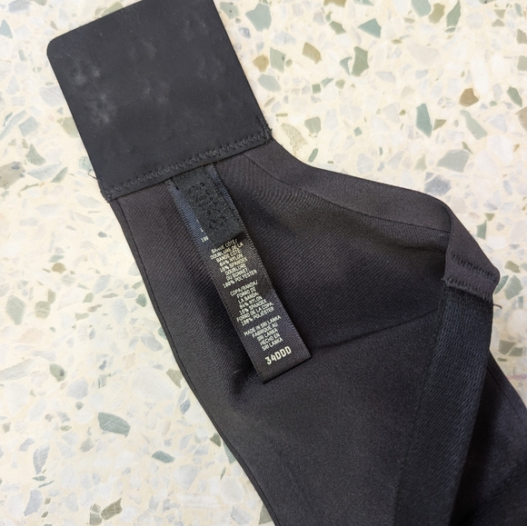 Skims Black Nipple Bra - Picture 5 of 6